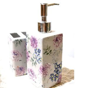 Mainstay Bathroom Toothbrush Holder and Soap Dispenser Flower Bathroom Set